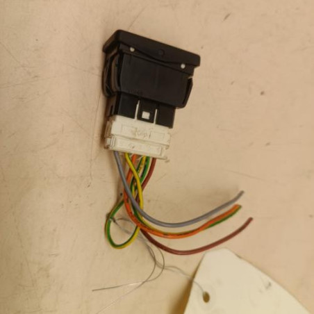 Interrupteur de leve vitre avant droit PEUGEOT 106