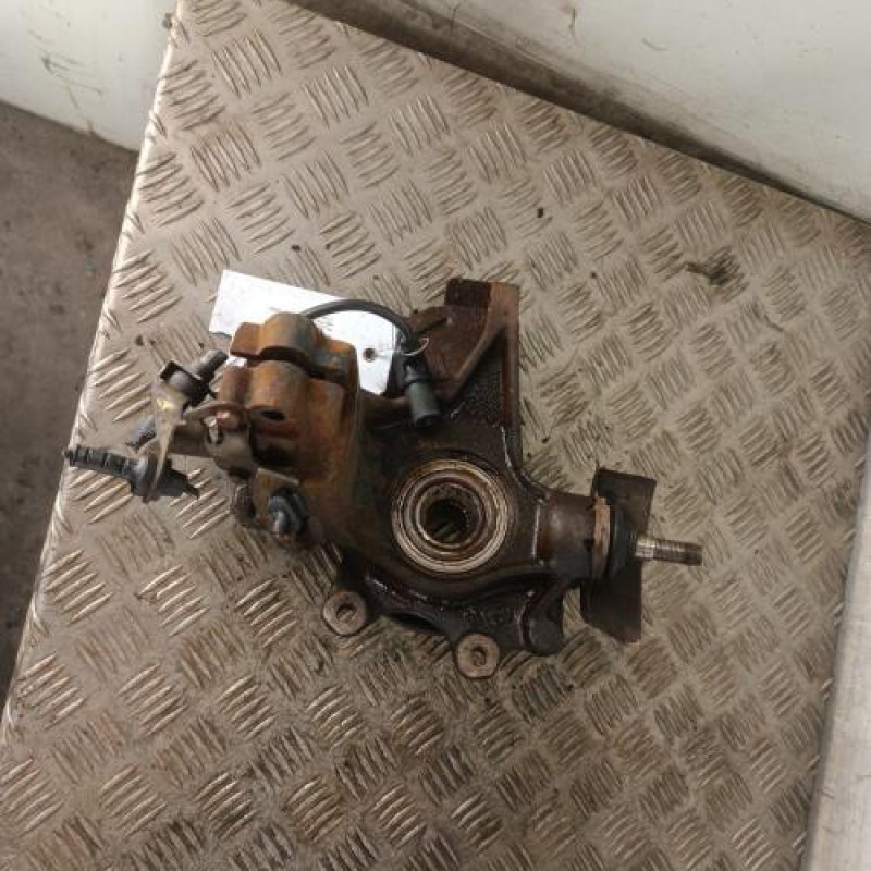 Support pivot avant droit PEUGEOT 406