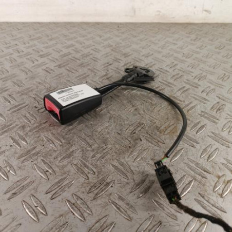 Attache ceinture avant droit AUDI A6 3 Photo n°1