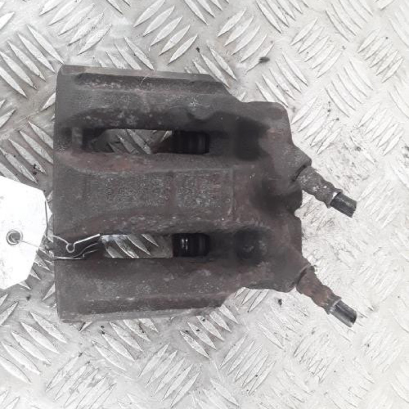 Etrier avant droit (freinage) RENAULT TRAFIC 1