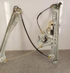 Leve vitre electrique avant gauche RENAULT CLIO 3 Photo n°1