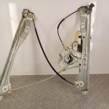 Leve vitre electrique avant gauche RENAULT CLIO 3 Photo n°1