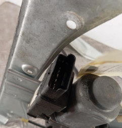 Leve vitre electrique avant gauche RENAULT CLIO 3 Photo n°3