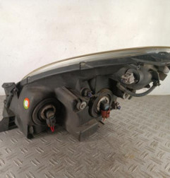 Optique avant principal droit (feux)(phare) TOYOTA COROLLA VERSO 2