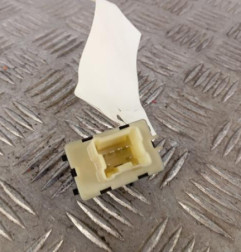 Interrupteur de leve vitre avant droit DACIA SANDERO 2