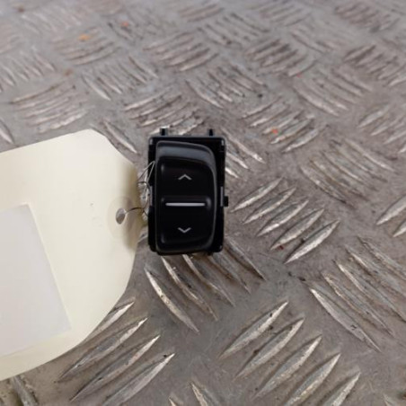 Interrupteur de leve vitre avant gauche DACIA SANDERO 2 Photo n°1