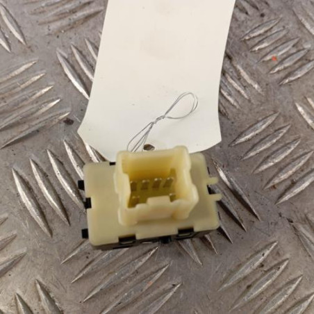 Interrupteur de leve vitre avant gauche DACIA SANDERO 2