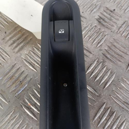 Interrupteur de leve vitre arriere droit RENAULT SCENIC 2 Photo n°1