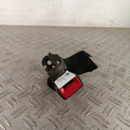 Attache ceinture arriere droit AUDI A6 3 Photo n°1