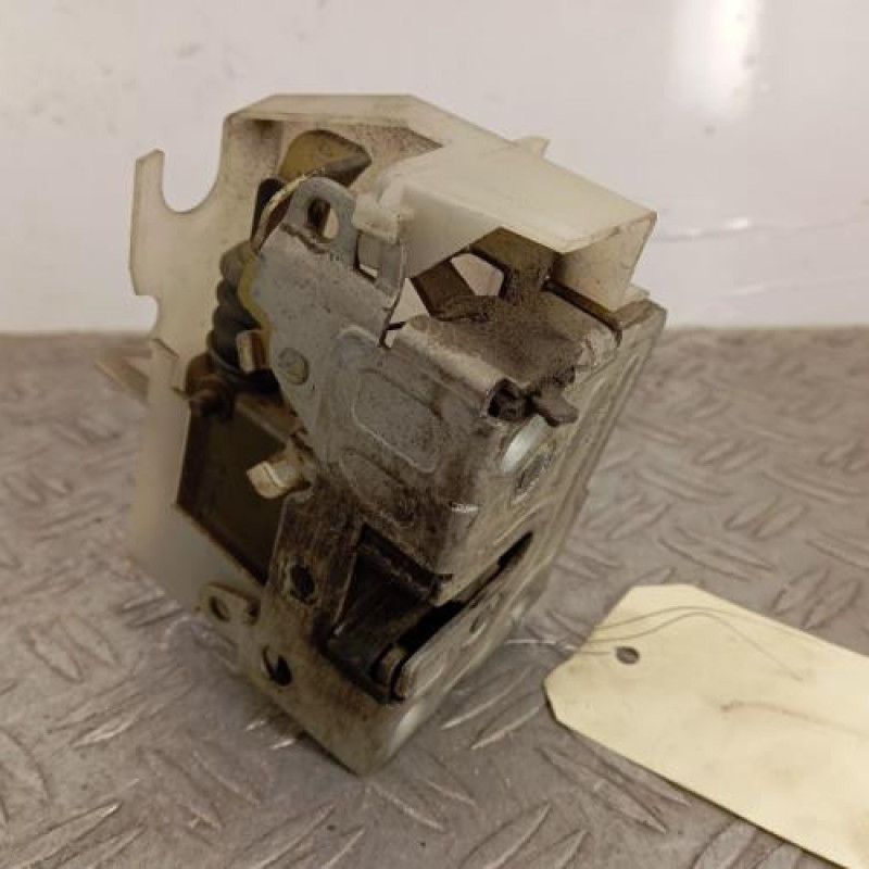 Serrure arriere droit RENAULT CLIO 2