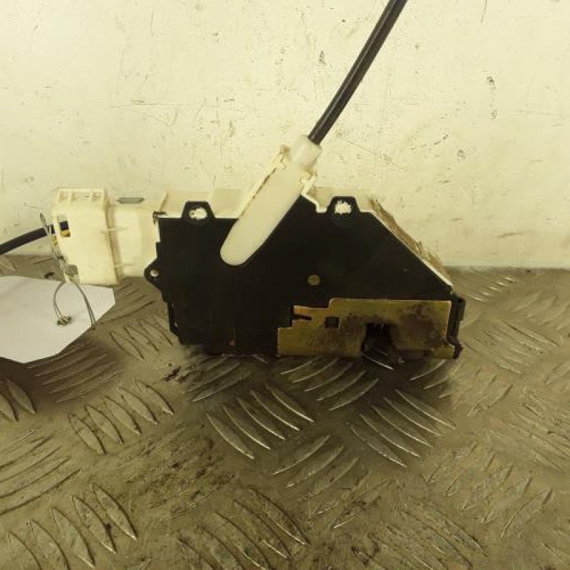 Serrure avant droit CITROEN C4 1 Serrure avant droit CITROEN C4 1