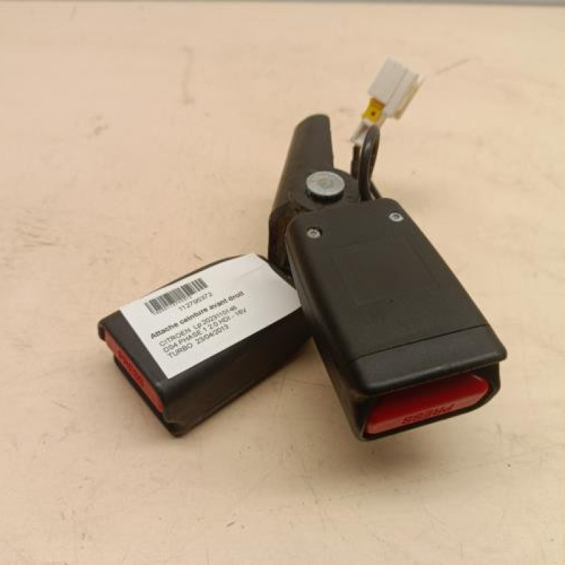 Attache ceinture avant droit CITROEN DS4 Attache ceinture avant droit CITROEN DS4