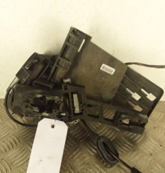 Serrure arriere gauche FORD FIESTA 6 Photo n°1