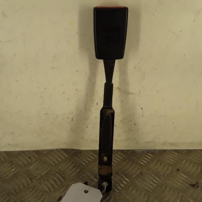 Attache ceinture avant gauche VOLKSWAGEN CADDY 3