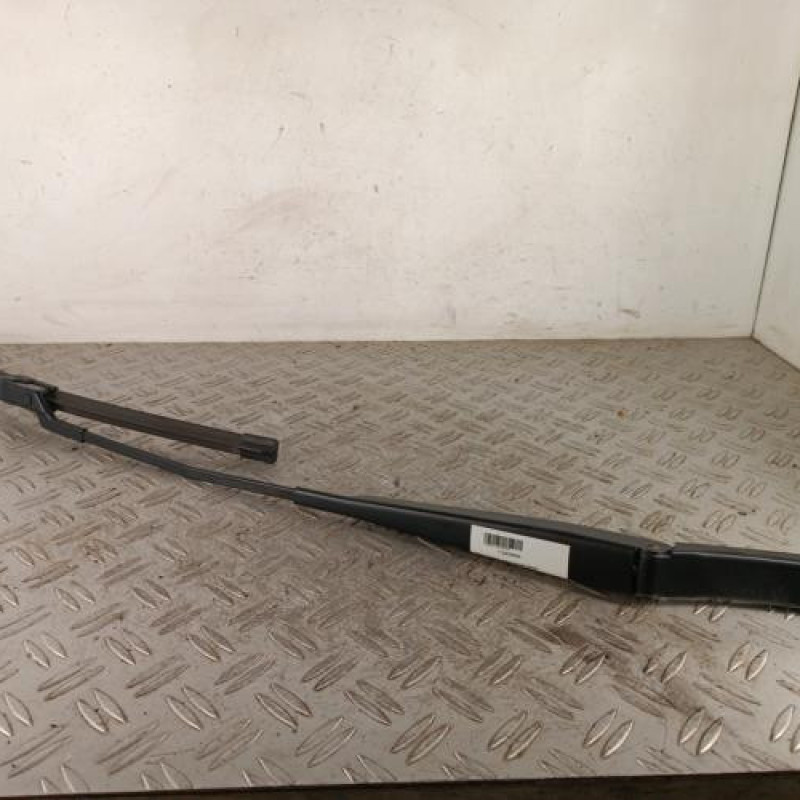 Bras essuie glace avant droit VOLKSWAGEN PASSAT 6
