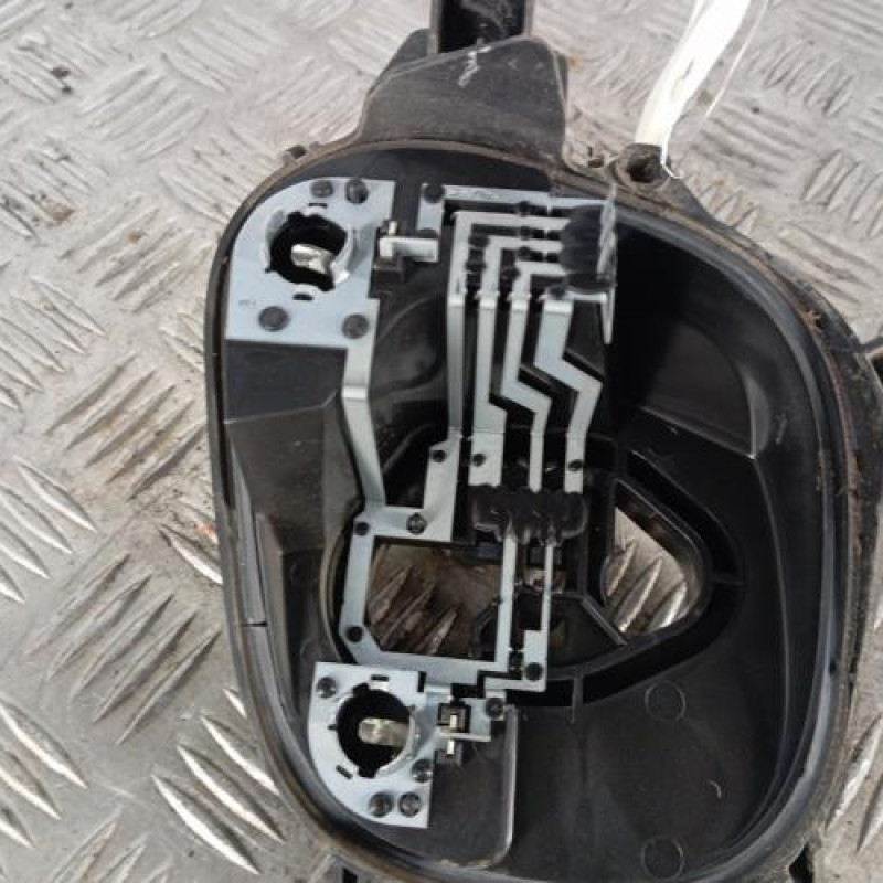 Platine feu arriere droit PEUGEOT 208 1