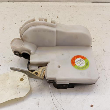 Serrure avant droit VOLKSWAGEN POLO 3