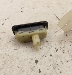 Poignee hayon RENAULT CLIO 3