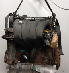 Moteur PEUGEOT 406 Photo n°1