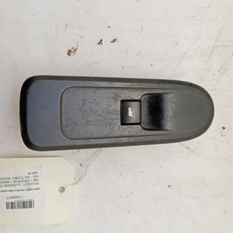 Interrupteur de leve vitre avant droit PEUGEOT 308 1 SW
