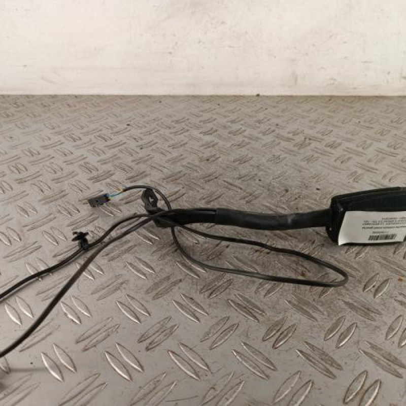 Attache ceinture avant gauche VOLKSWAGEN PASSAT 6