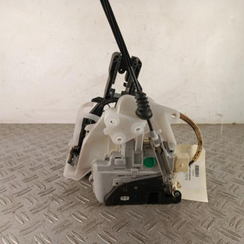 Serrure avant gauche VOLKSWAGEN PASSAT 6