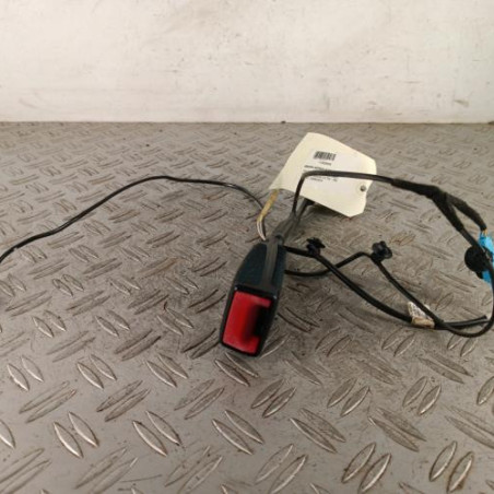 Attache ceinture avant droit VOLKSWAGEN PASSAT 6 Photo n°1