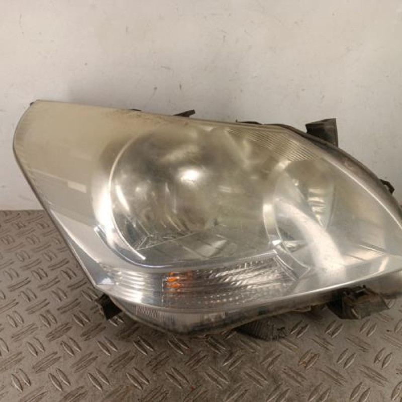 Optique avant principal droit (feux)(phare) TOYOTA VERSO