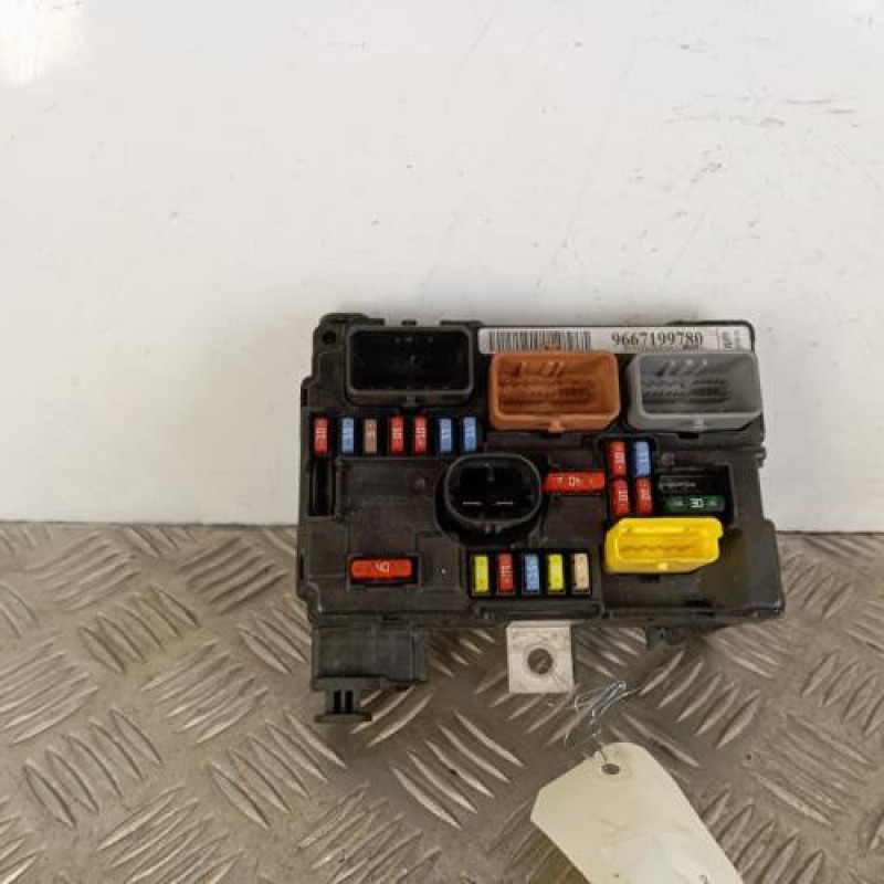Boitier servitude moteur (BSM) PEUGEOT 207