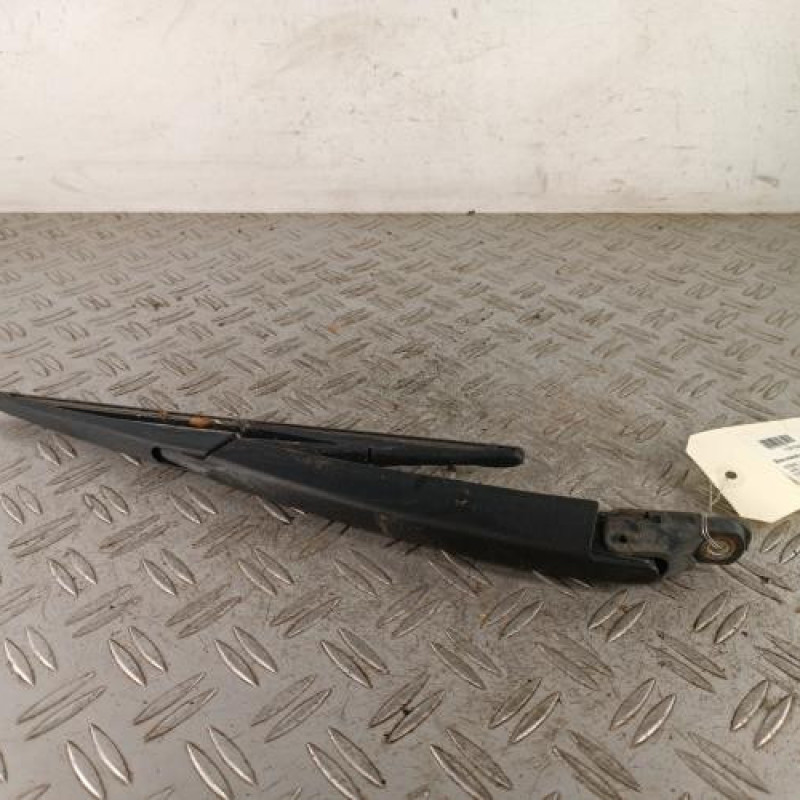 Bras essuie glace arriere NISSAN JUKE 1