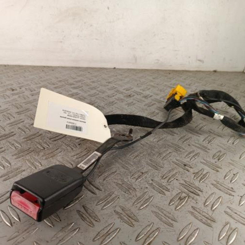 Attache ceinture avant gauche DACIA LODGY