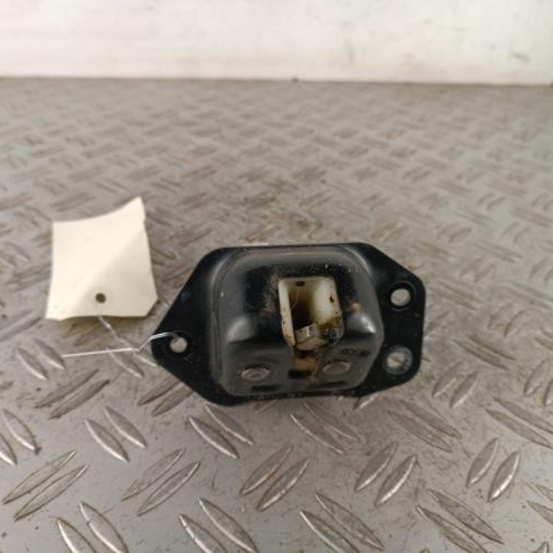 Serrure de hayon NISSAN JUKE 1 Serrure de hayon NISSAN JUKE 1