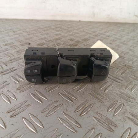 Interrupteur de leve vitre avant gauche NISSAN JUKE 1 Photo n°1