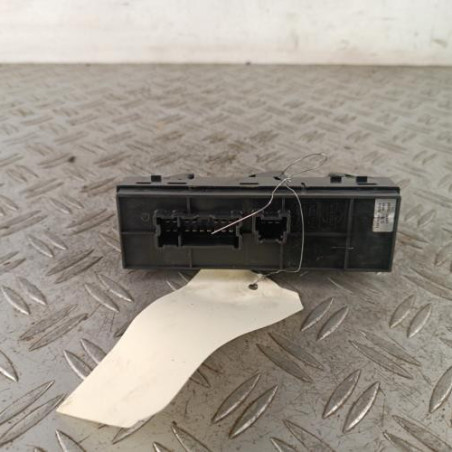 Interrupteur de leve vitre avant gauche NISSAN JUKE 1