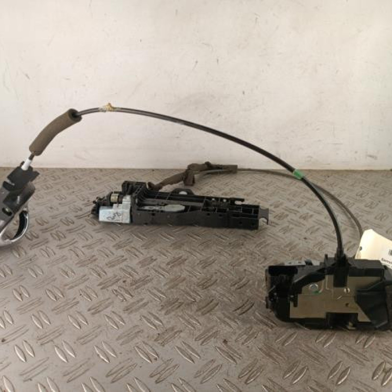 Serrure avant droit NISSAN JUKE 1
