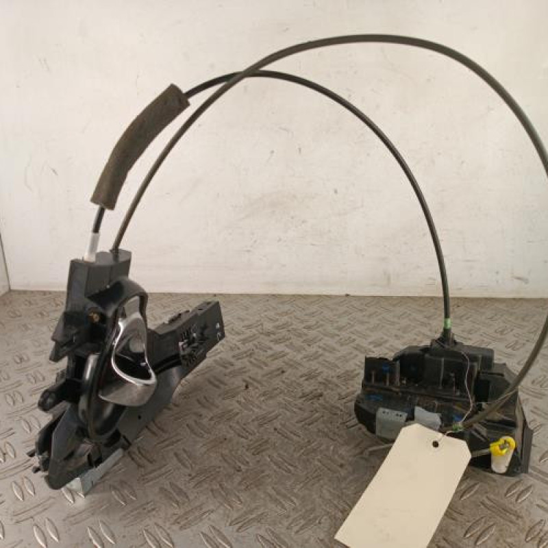 Serrure avant gauche NISSAN JUKE 1