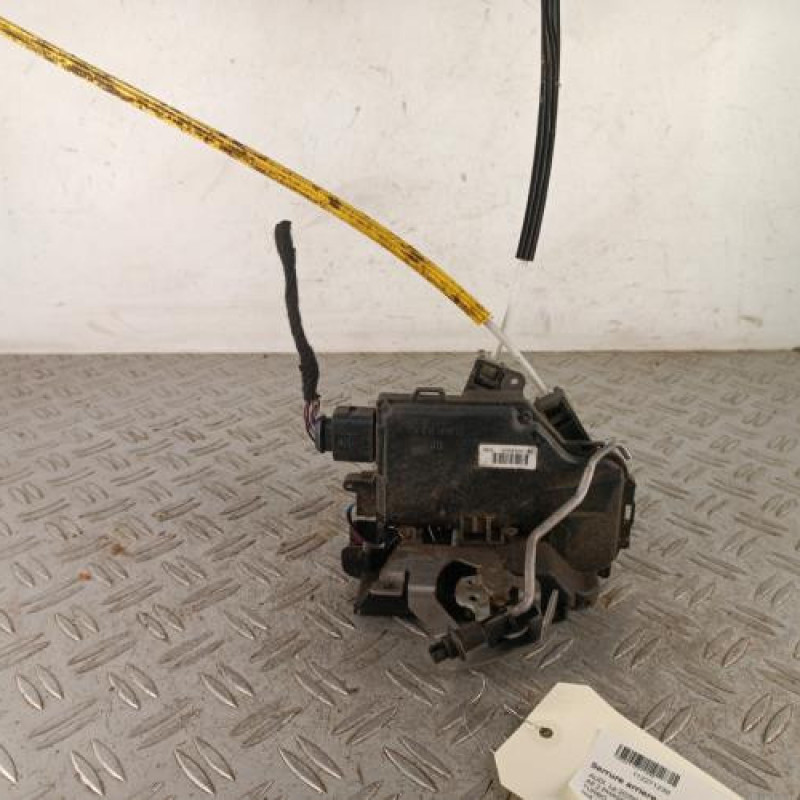 Serrure arriere gauche AUDI A6 2