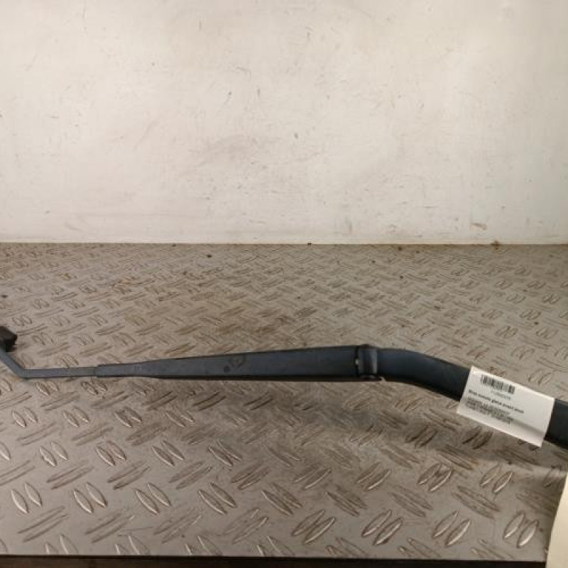 Bras essuie glace avant droit NISSAN JUKE 1