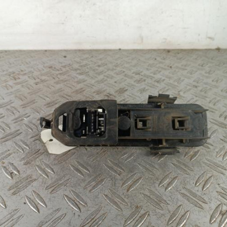 Platine feu arriere droit RENAULT CLIO 2