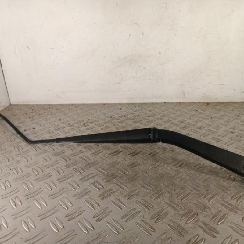 Bras essuie glace avant droit NISSAN JUKE 1