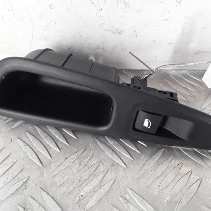 Interrupteur de leve vitre arriere droit PEUGEOT 308 1 SW