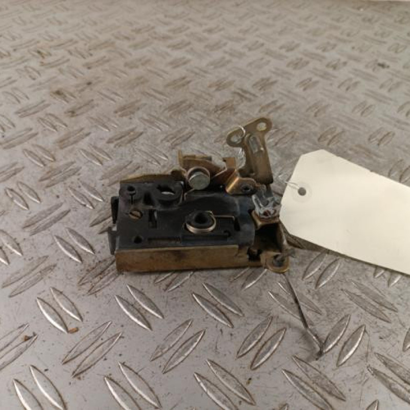 Serrure avant gauche CITROEN SAXO