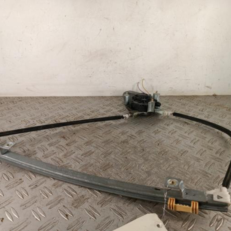 Leve vitre electrique avant gauche RENAULT CLIO 2