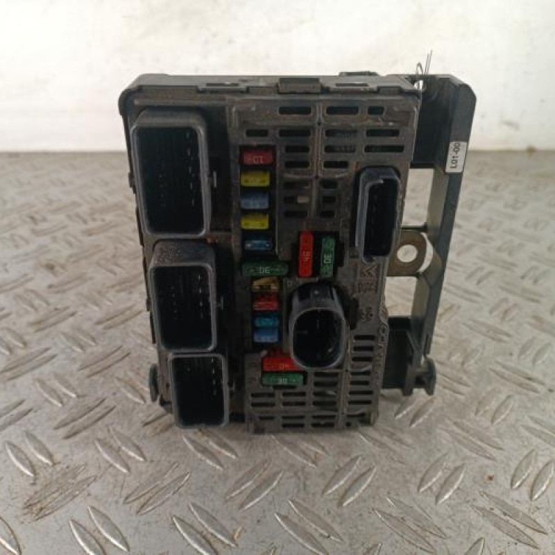 Boitier servitude moteur (BSM) PEUGEOT 407