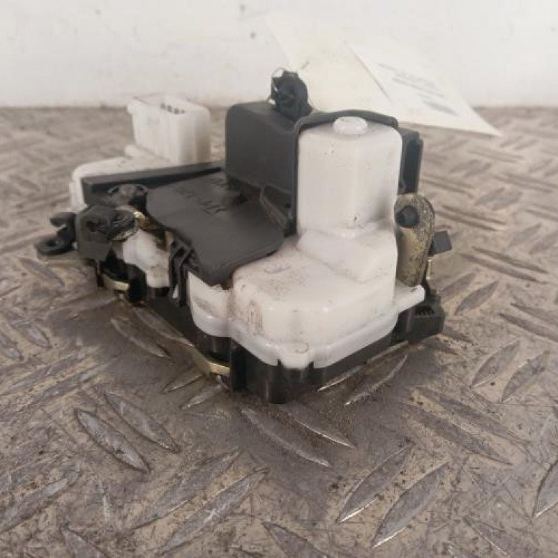 Serrure avant droit PEUGEOT 406