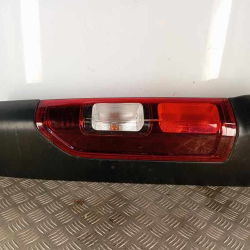 Feu arriere principal gauche (feux) NISSAN NV300