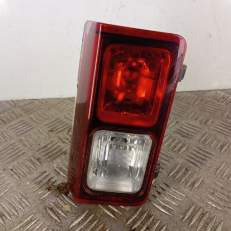 Feu de pare choc arriere droit NISSAN NV300