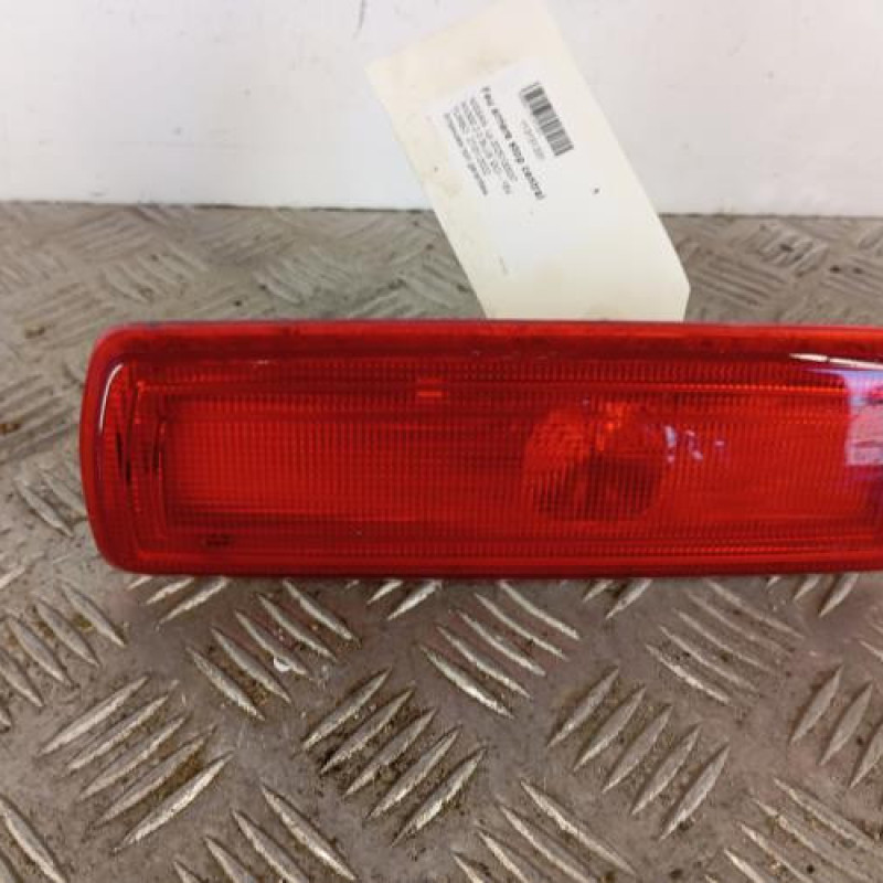 Feu arriere stop central NISSAN NV300 Feu arriere stop central NISSAN NV300