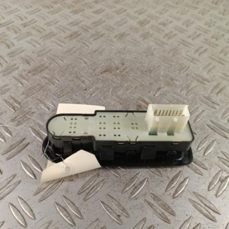 Interrupteur de leve vitre avant gauche CITROEN C3 2