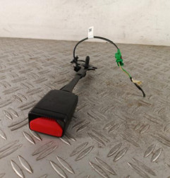 Attache ceinture avant gauche DACIA SANDERO 3